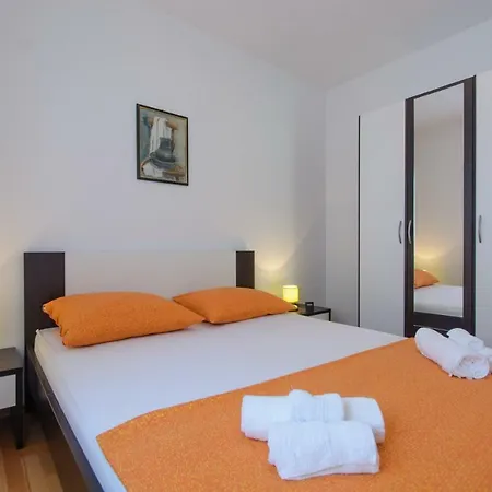 Holiday Home Trogir Τρογκίρ